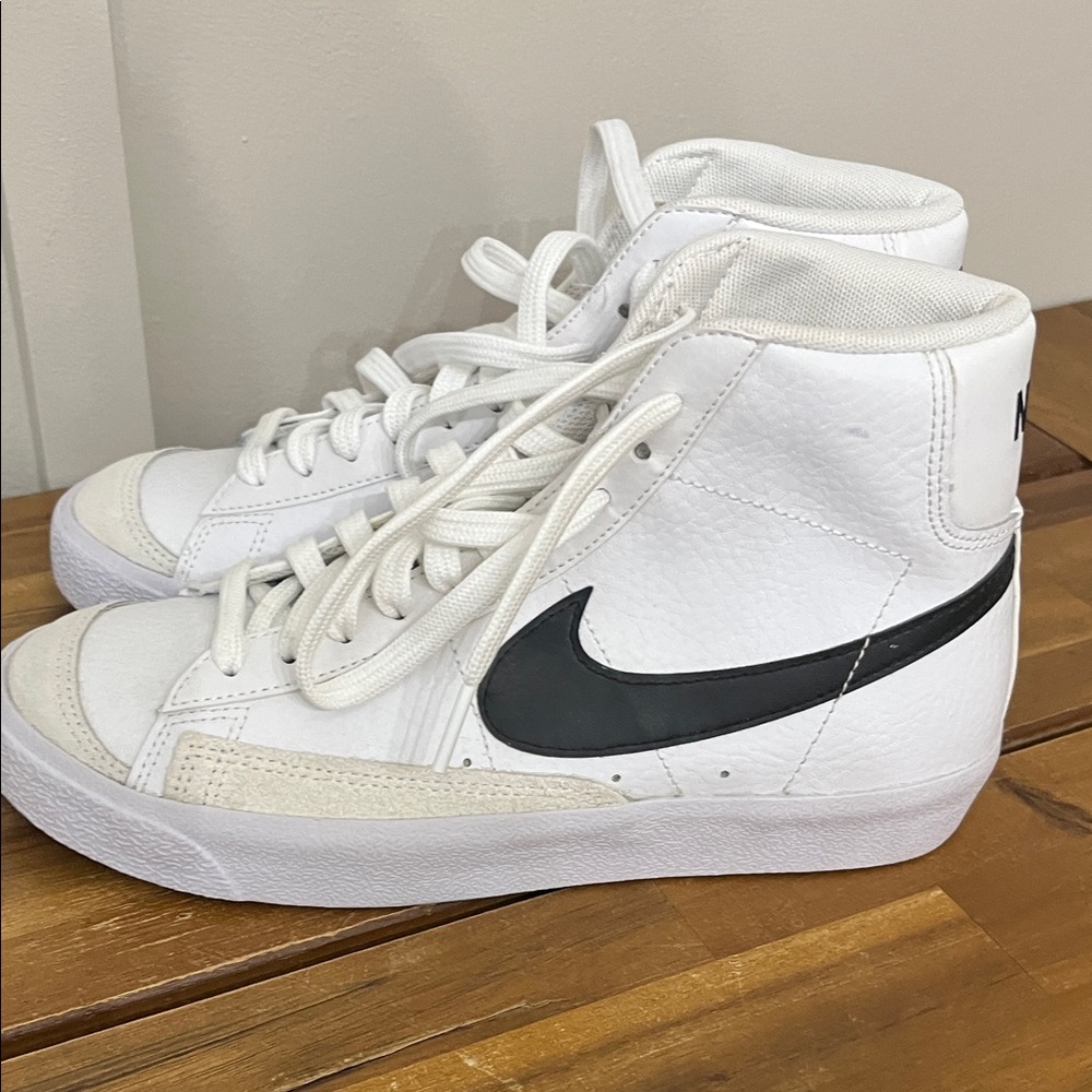 Nike White and Black High-Tops - Picture 5 of 9